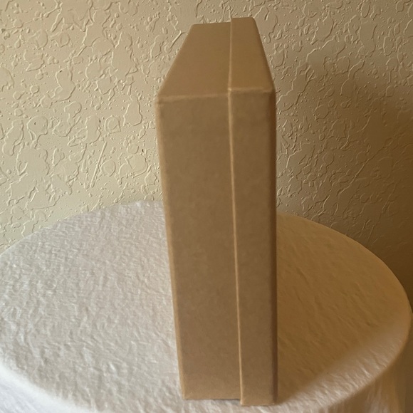 Coach: EMPTY Tan Gift Box - Picture 5 of 10